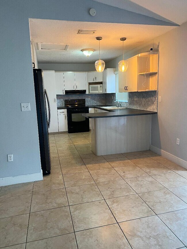 Photo - 17185 SW 145th Ave