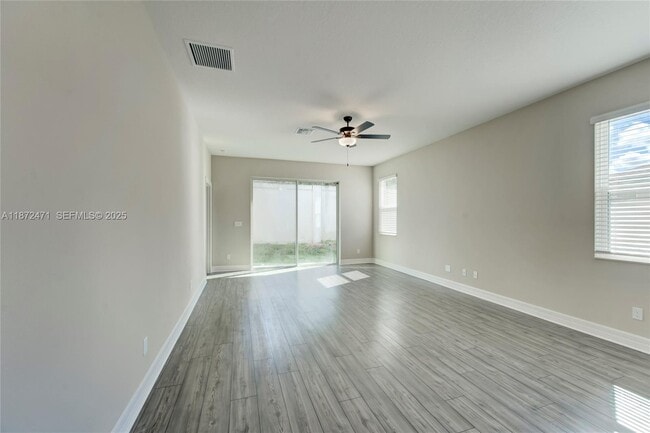 Photo - 1734 Party Pl