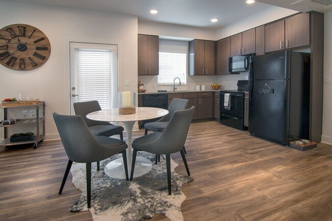 Photo - Pinyon Pointe Apartments