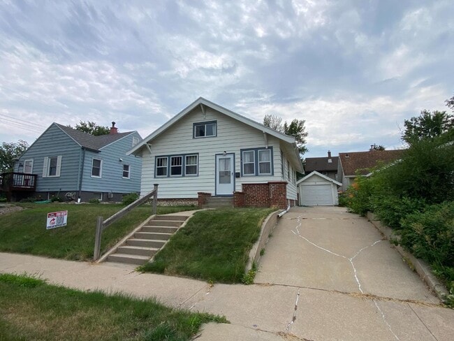 Photo - 1317 W 9th St