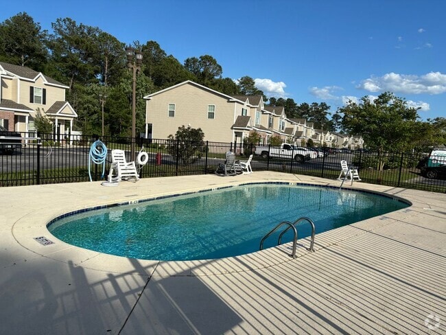 Building Photo - 2 bed / 2.5 bath Townhome ~ Carolina Bays ...