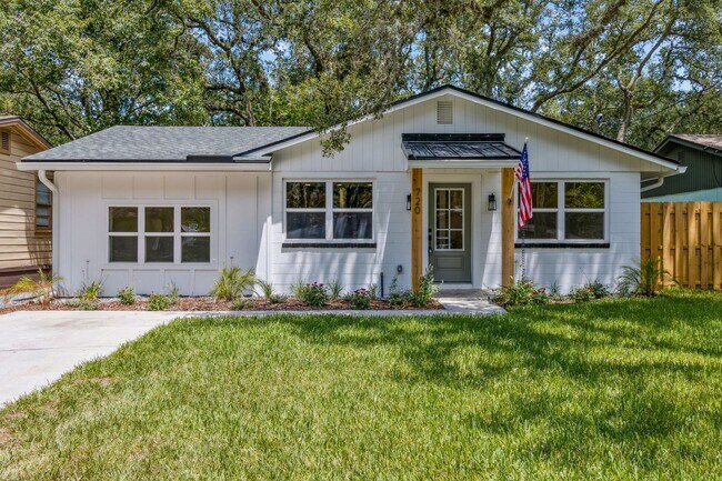 Photo - Amelia Island Cottage - Completely renovated