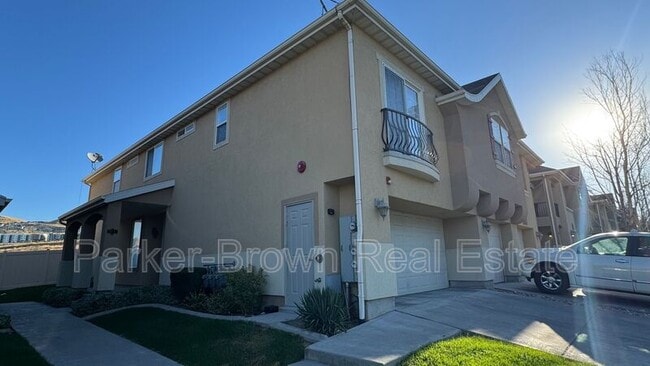 Building Photo - 1706 W 3180 N Unit #H1 Rental