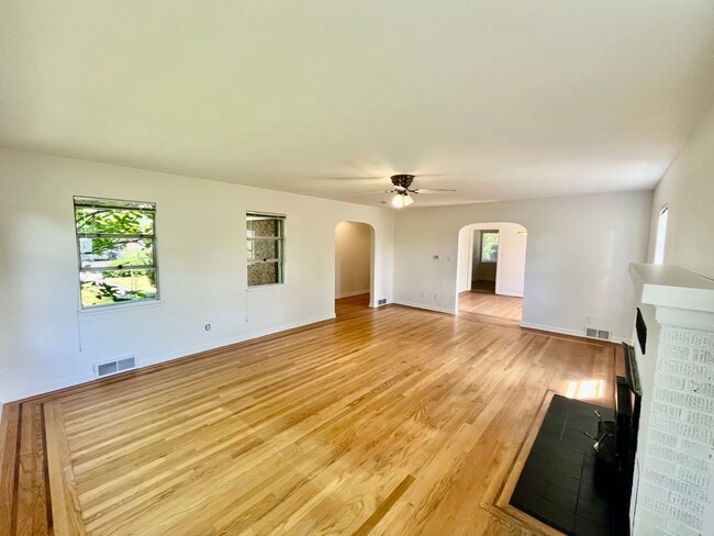 Photo - Newly Renovated 3bed 2bath Home in Skyway  neighborhood in South Seattle