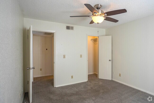 1BR, 1BA - 660SF