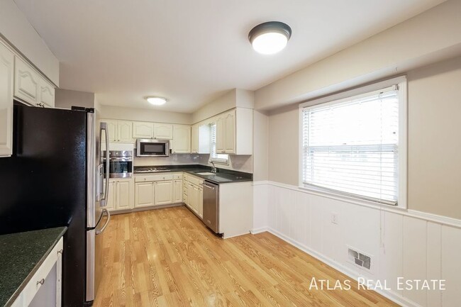 Photo - 5509 W 92nd Pl