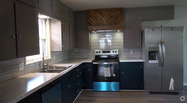 Building Photo - 1513 Holbrook St Rental