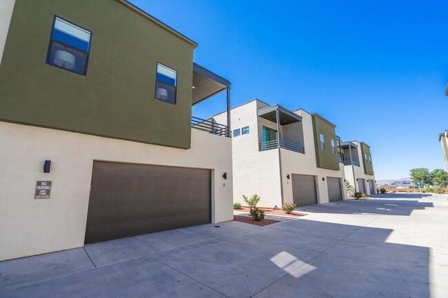Photo - LUXURY GOLF COURSE CONDO - FULLY FURNISHED