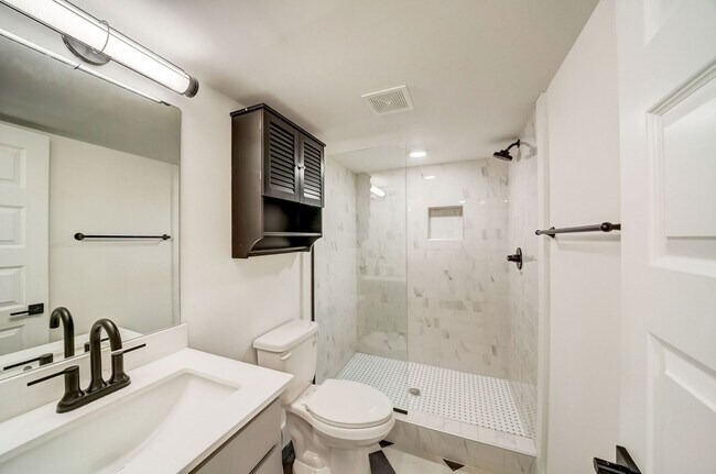 Photo - Riviera Apartments