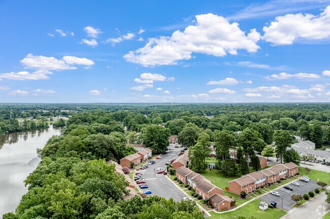 Lakeview Terrace Townhomes