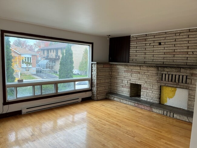 Photo - 8570 Rue De Teck Unit 8570 Rue Teck