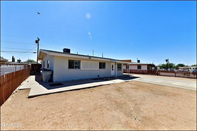 Photo - 10324 Newport Dr