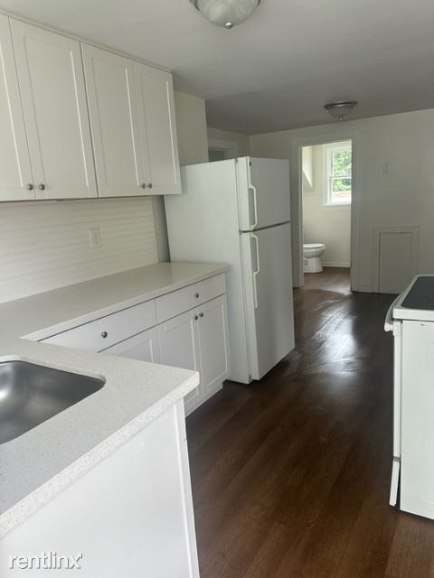 2 br, 1 bath Triplex - 326 Orr Street apt 3 - 2 br, 1 bath Triplex - 326 Orr Street apt 3