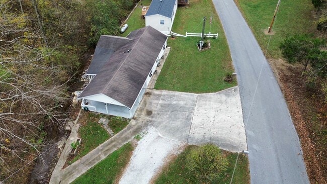 Photo - 1116 Je Sartain Rd
