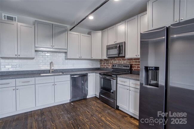 Photo - 166 N Broad St Unit 202