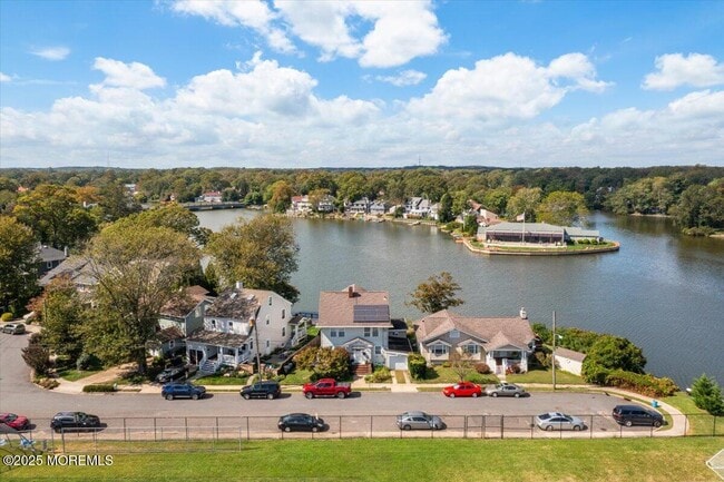 Building Photo - 1503 Comstock St