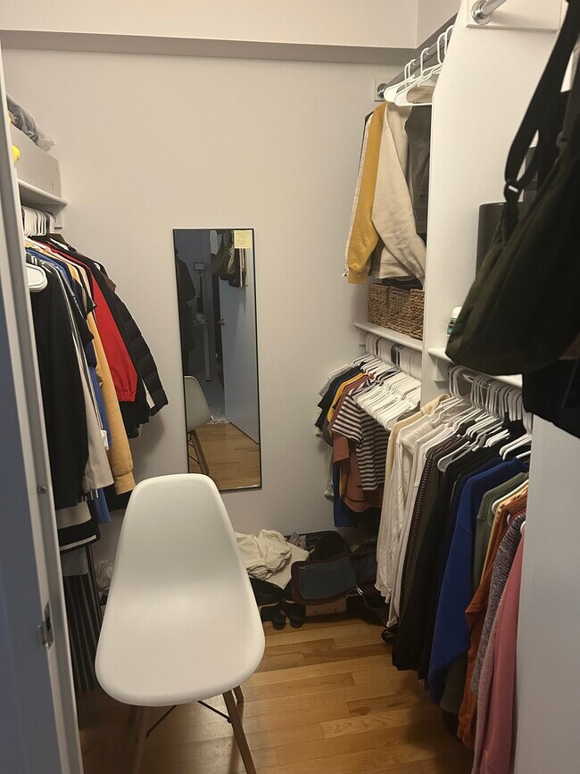448 W 44th St Unit 3
