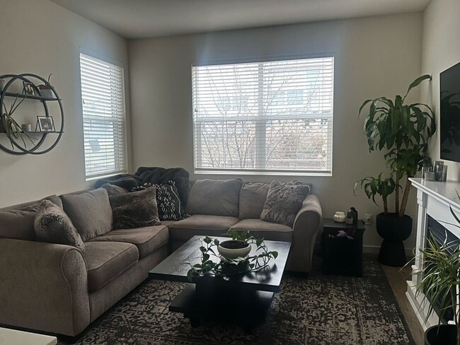 Building Photo - 2 Bedroom Townhome in Thornton