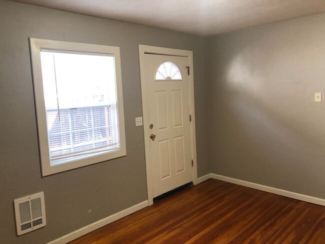 Photo - Cute 1 bedroom apartment in a great neighborhood!
