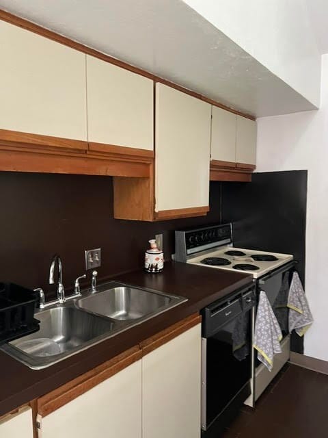 Photo - 3935 Meridian Dr
