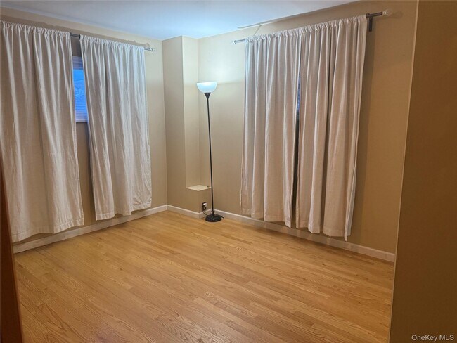 Photo - 16 Eileen Ave