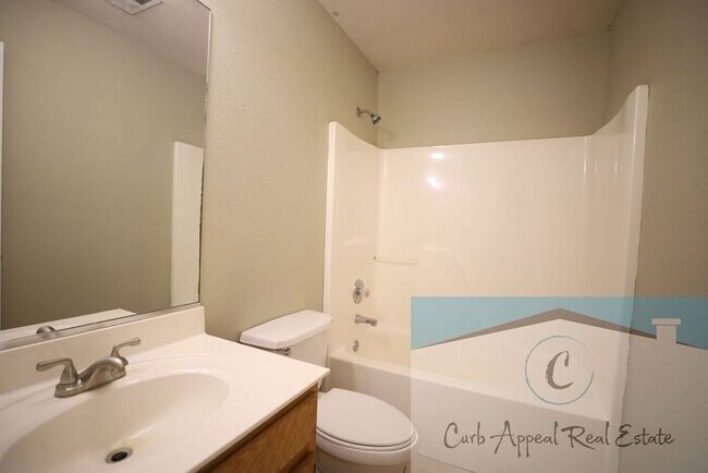 Photo - Recently renovated 2 bed, 1 bath apt - utilities included!! HUD accepted!
