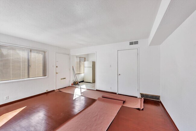 Building Photo - 6033 Foothill Blvd Unit Apt. D