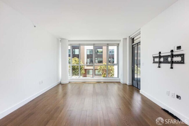 Building Photo - 708 Long Bridge St