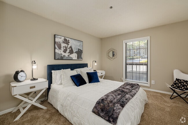 2BR, 2BA - 1,268SF - Master Bedroom - Summit Pointe