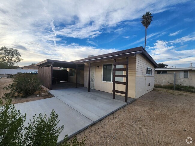 Building Photo - One Bedroom One Bath Home