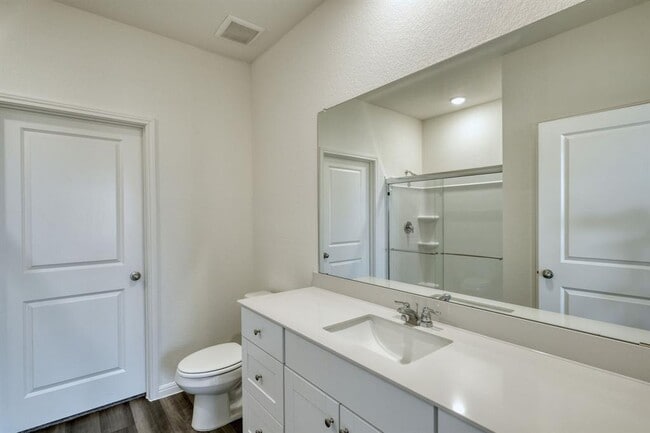 Photo - 217 Stonebrook Dr