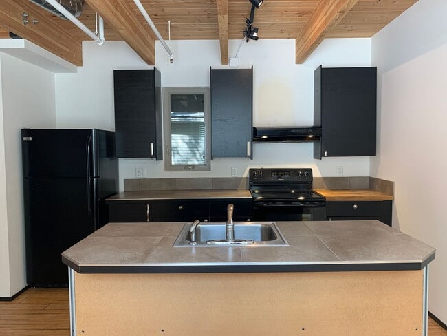 Photo - 318-320 W Myrtle Unit 318 #1