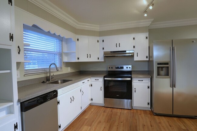 Photo - 3 Bedroom / 2 Bath Home for Rent – South Knoxville - Ideal for students! Close to campus!