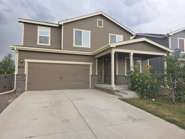 Building Photo - MASSIVE 5 Bedroom Home In Bennett!