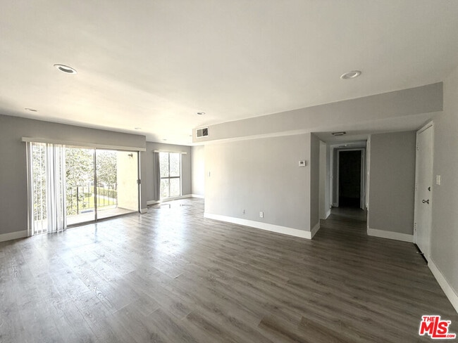 Photo - 711 Orange Grove Ave Unit 301