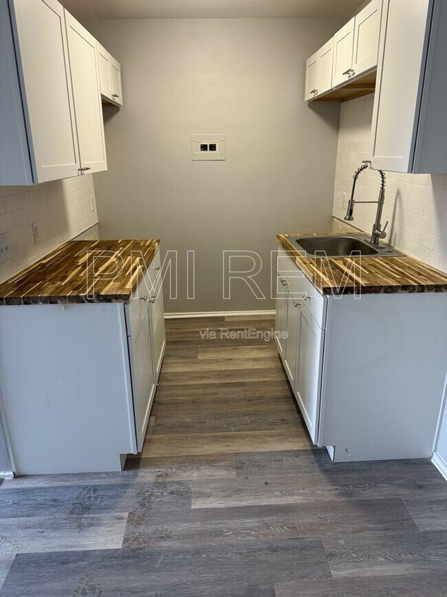 Photo - Creekside Apartments