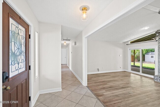 Photo - 136 Derby Woods Dr