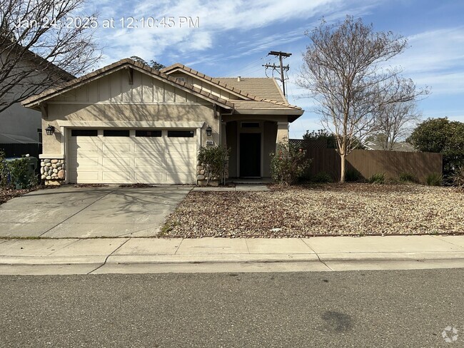 Building Photo - Beautiful Updated Home