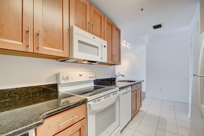 Photo - 2020 Greenview Shores Blvd Unit 108