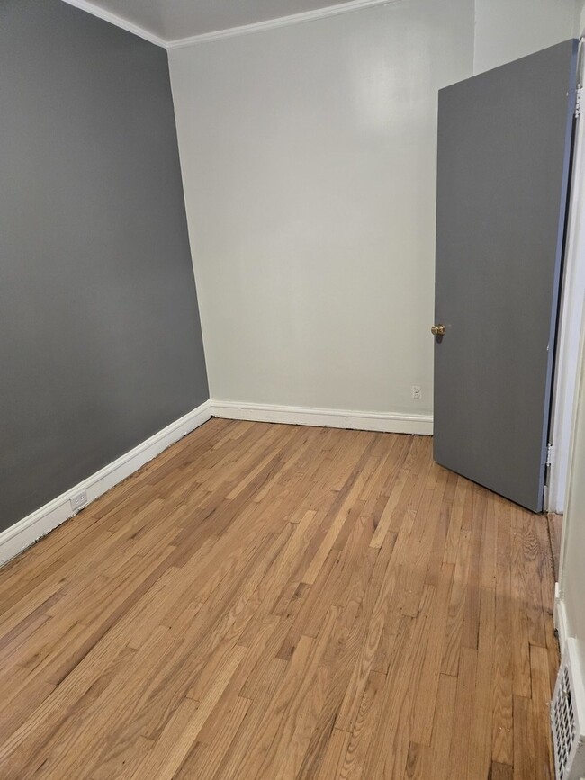 Photo - 7923 S Ingleside Ave