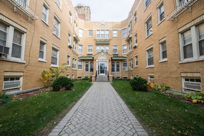 Building Photo - 5957 W Madison St