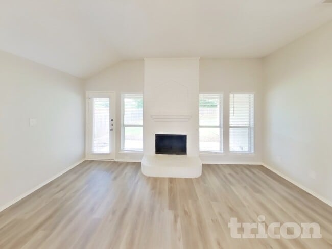 Photo - 757 Dema Ln
