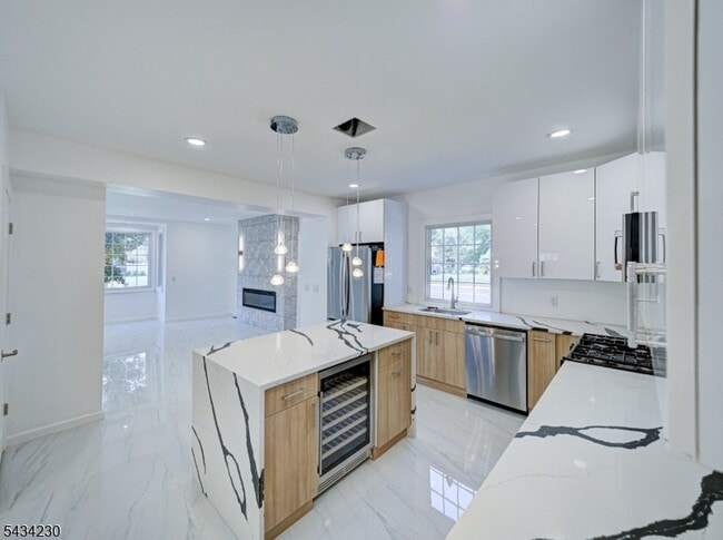 217 Heywood Ave