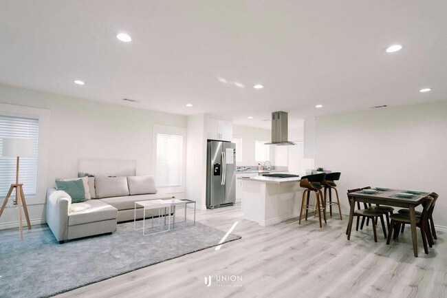 Photo - 509 N Kingsley Dr