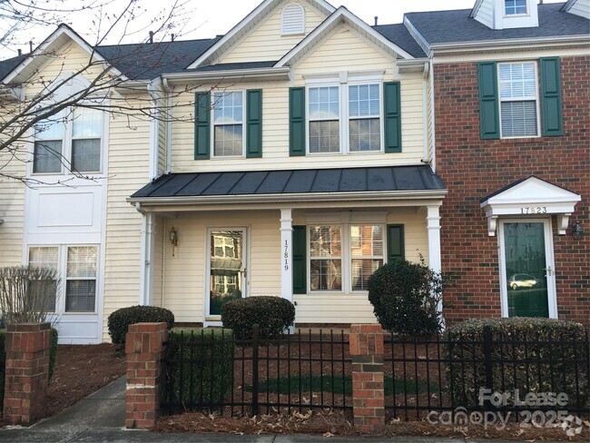 Building Photo - 17819 Delmas Dr Rental