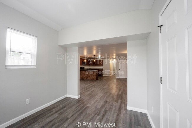 Photo - 955 N Traub Ave