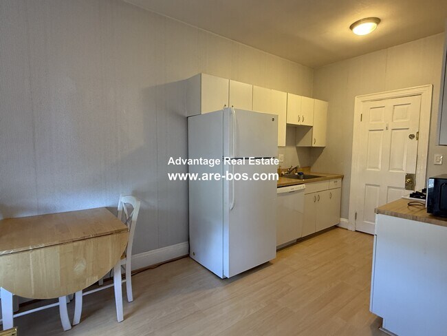 Building Photo - 116 Englewood Ave Unit 41