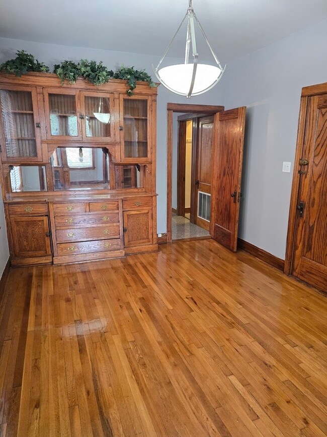 Photo - 919 N Leavitt St Unit 2F