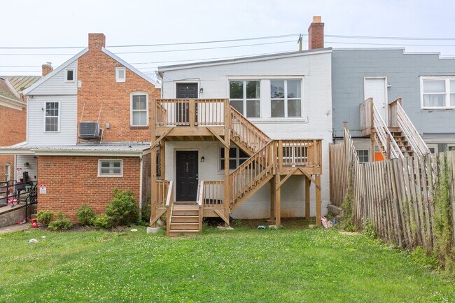 Photo - 212 W Burke St Apartment Unit B