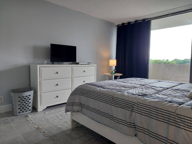 Photo - 1830 Embassy Dr